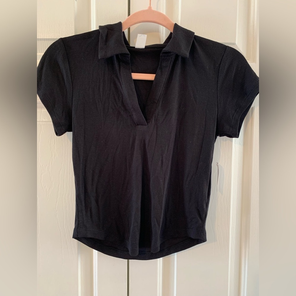 NWT Old Navy Ultra-Lite Go-Dry Top